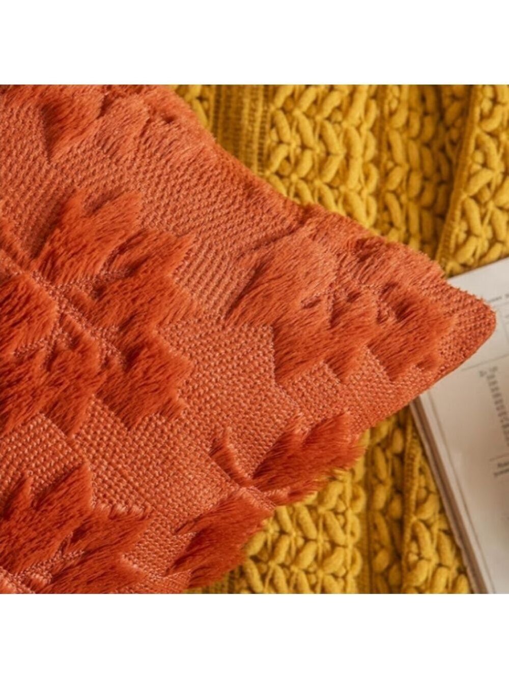 2/$20 NWT Fall Maple Leaf Autumn Burnt Orange Pillowcases Set Of 2 - Picture 4 of 6
